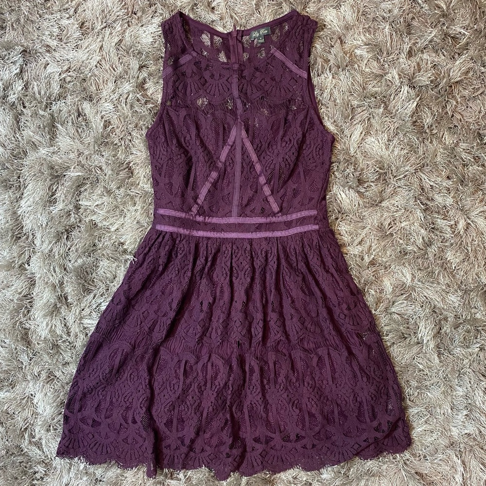 •Lily Rose Lace Dress•